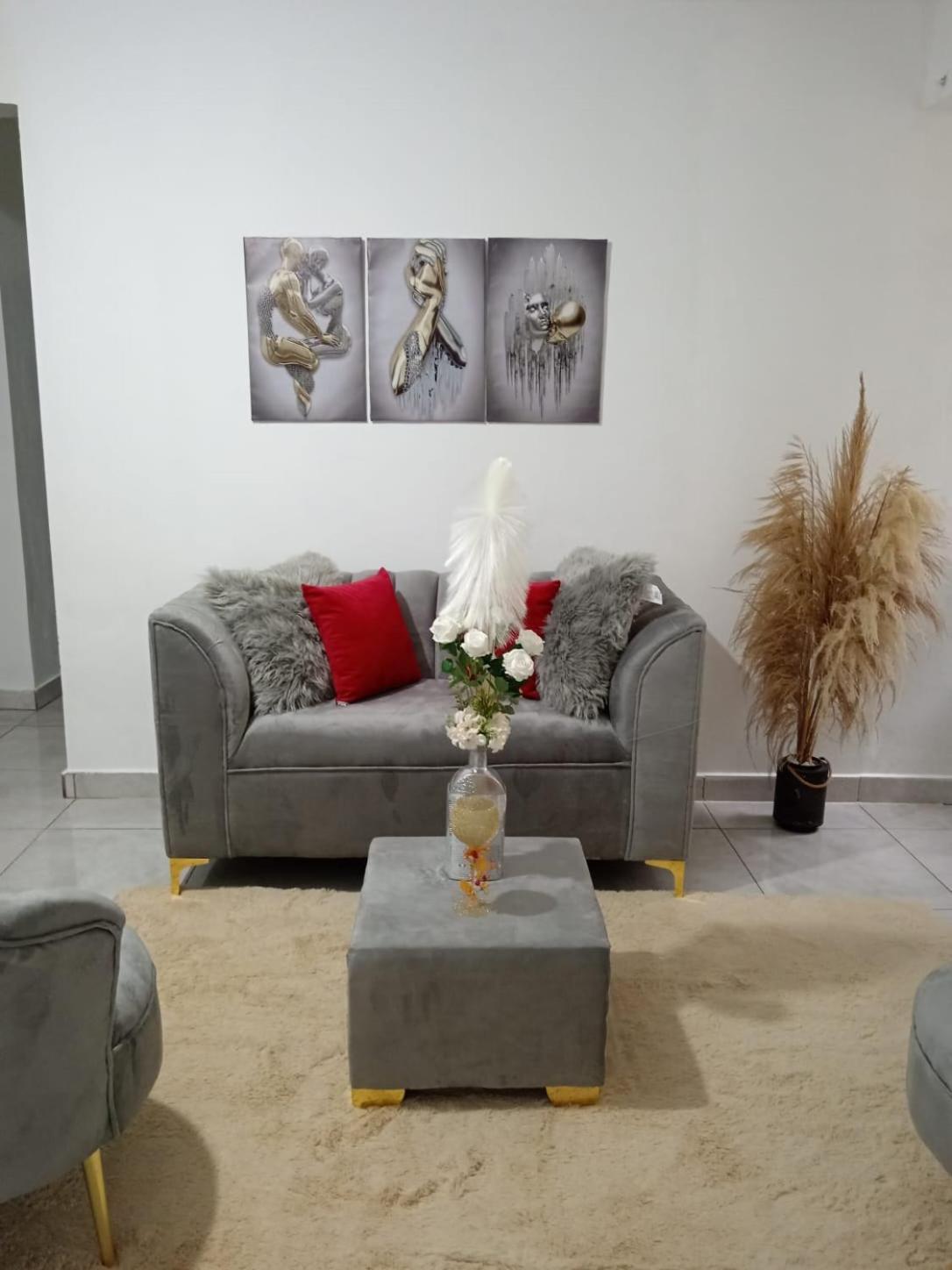 Apartamentos De 1 2 Y 3 Habitaciones サンティアゴ・デ・ロス・カバリェロス エクステリア 写真